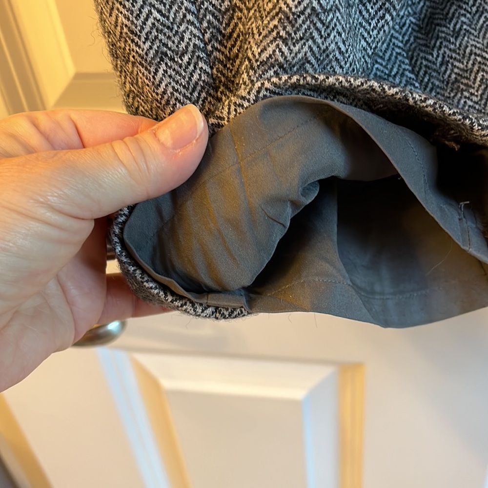 Gorgeous, Gray And White Patterned Loft Pants - image 5